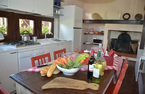 Terranuova Bracciolini Villa | Charming villa with private pool and hot tub Jacuzzi at the gates of Chianti