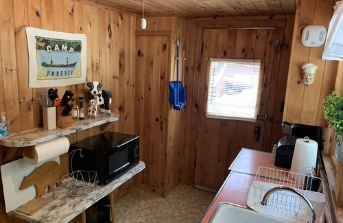 Harrison Cabin | Charming Lakefront Cabin