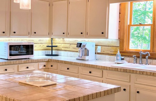 Mooresville Cabin | Charming Lakefront Log Cabin on LKN Quiet Cove