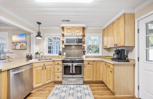 Murrells Inlet House | Charming Little Hideaway in the Heart of Murrells Inlet!
