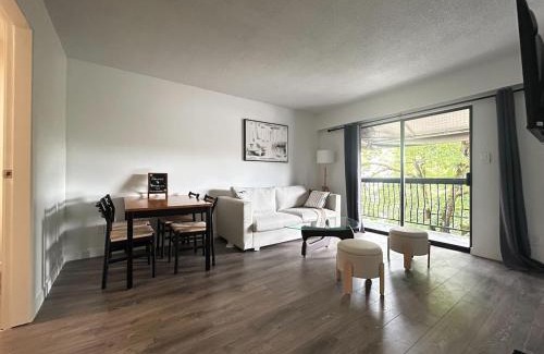 Riley Park Apartment | Charming Main Street Suite with Parking for 6 Guests