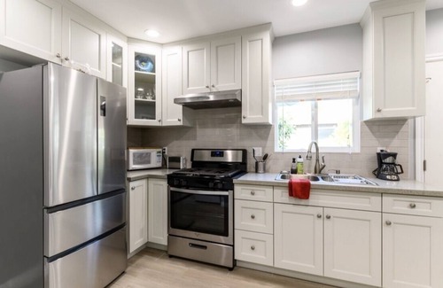 Monrovia House | Charming Mountain Hideaway - Detached One Bedroom ADU in Monrovia/LA