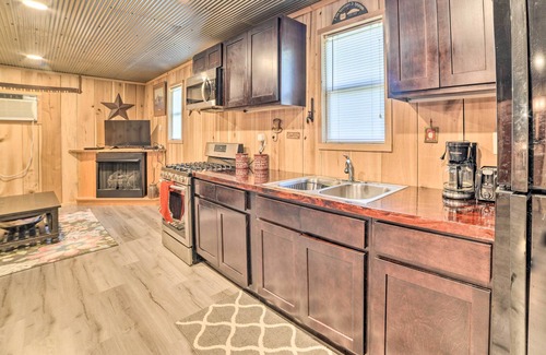 New Concord Cabin | Charming New Concord Cabin on 50-Acre Farm!