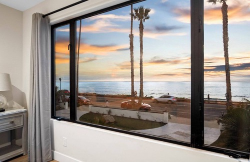 Sunset Cliffs House | Charming Oceanfront master suite B
