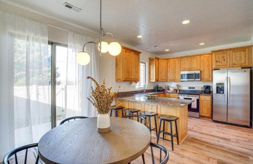 Sunset Heights House | Charming Orem Townhome 5 Mi to BYU!