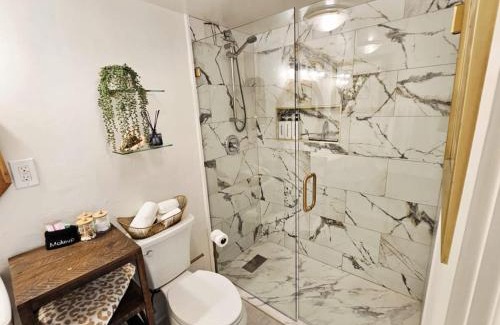 Pass-a-Grille House | Charming PaG Studio & Sunsets Steps 2 Sand Bikes