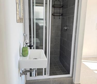 Hilton House | Charming Peaceful Hilton Home