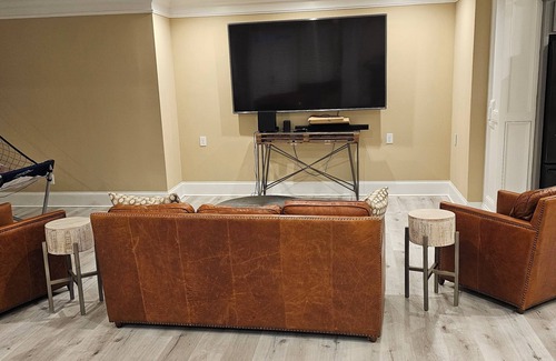 Denver House | Charming,peaceful 2-bedrooms house in gated area in Denver with activities, AC