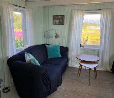 Kvaloya House | Charming place in Tromsø by the sea.