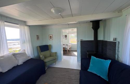 Kvaloya House | Charming place in Tromsø by the sea.