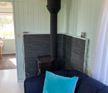 Kvaloya House | Charming place in Tromsø by the sea.