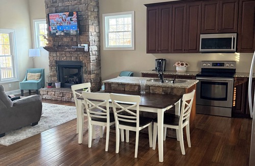 Wirtz House | Charming Private Yet Convenient Lake Front 4-bedroom house in Wirtz