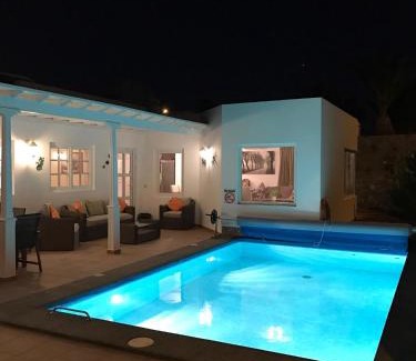Puerto del Carmen Villa | Charming Puerto Del Carmen Villa 4 Bedrooms Villa Tarez Private Pool & Close To The Old Town