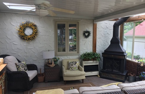 Homecroft House | Charming, quaint 2 bed/1BA bungalow 15 minutes from downtown Indy