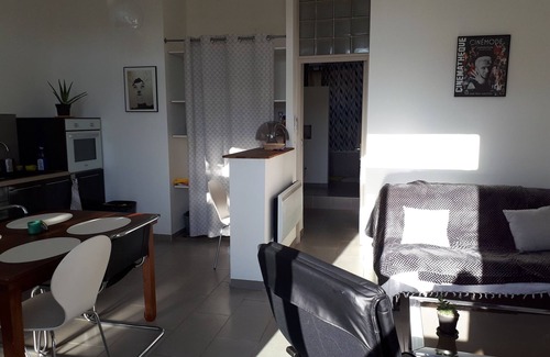 Bompas Apartment | Charming, quiet and functional apartment with a garden. Free parking in front