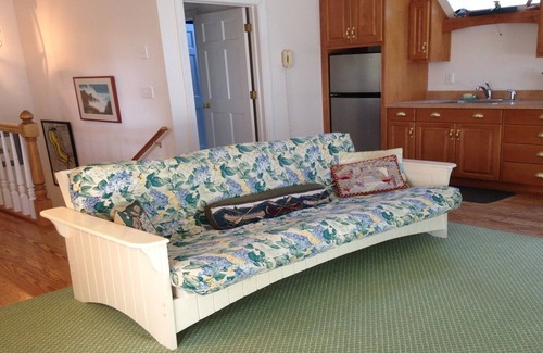 Ware House | Charming Quiet Retreat on North River in Historic Gloucester, Virginia