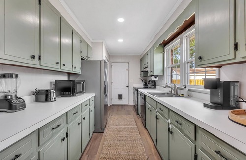 Kings Grant House | Charming ranch in Wilmington