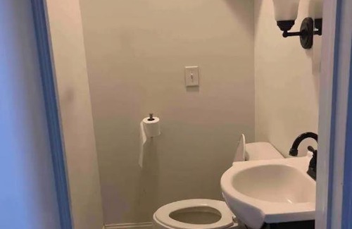 Roselle House | Charming Room With half Private bathroom Medical#6