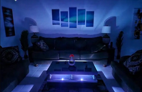 Hutchins House | Charming room within a 3 br home near Dallas with AC and WiFi for a cozy stay