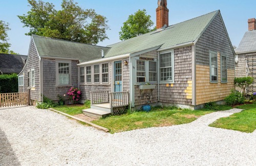 Siasconset Cottage | Charming Sconset 3-Bedroom Cottage - Steps from Beach & Village