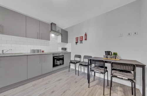 Hillingdon Apartment | Charming Serviced Studio West Drayton London UB7