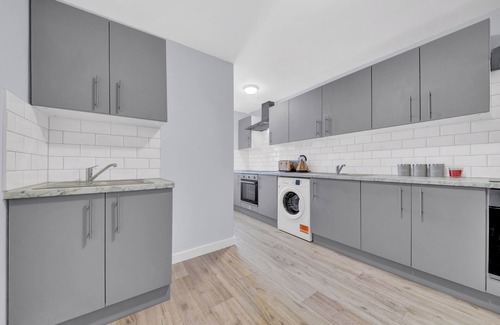 Hillingdon Apartment | Charming Serviced Studio West Drayton London UB7