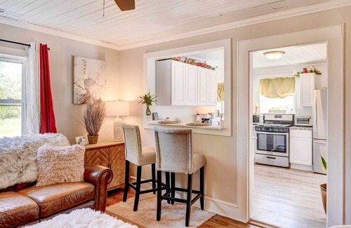 Denton House | Charming 'Southern Sage Farmhouse' in Denton!