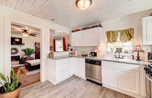 Denton House | Charming 'Southern Sage Farmhouse' in Denton!