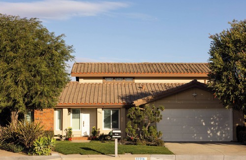 Fountain Valley House | Charming & Spacious 4-bedroom house with AC and WiFi in Fountain Valley