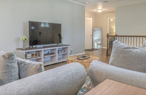 Columbus House | Charming Spacious Home with Game room