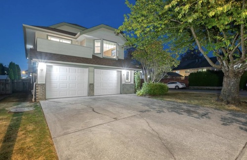 Maple Ridge Apartment | Charming, Spacious Suite w/Private Office