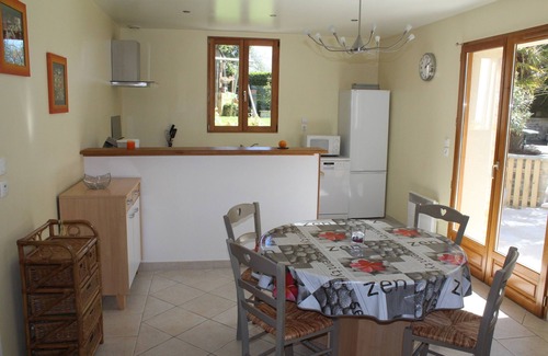 Commes House | Charming stonework, Bayeux and D-Day beaches on the program