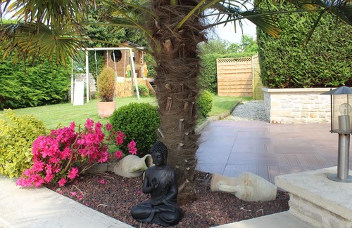 Commes House | Charming stonework, Bayeux and D-Day beaches on the program