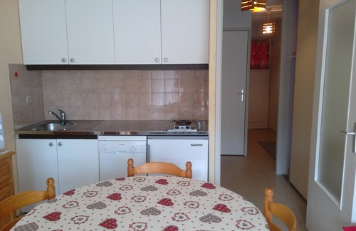 Premanon Apartment | Charming studio-cabin in quiet residence