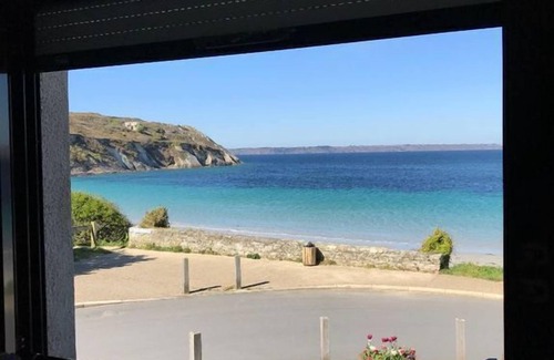 Camaret-sur-Mer Apartment | CHARMING STUDIO FACING THE BEACH FOR 2 PEOPLE NEW BEDDING 160*200