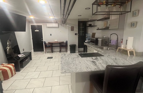 West Philadelphia Apartment | Charming studio great location parking & central air. Daybed converts to double.