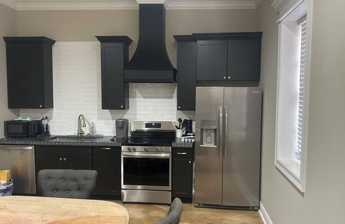 Crowley Apartment | Charming studio in marvelous historic downtown Crowley with AC, WiFi