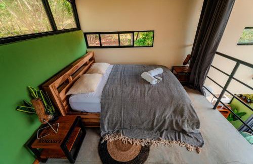 Lagartero House | Charming Tiny House with Jacuzzi & Fire Pit