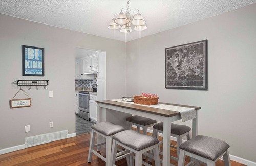 Aurora House | Charming townhome in Aurora with Wi-Fi, 2 car attached garage and washer-dryer.