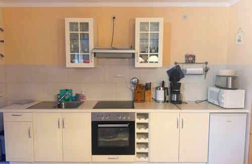 Rostock Apartment | Charming vacation apartment near the Baltic Sea - large garden, relaxed/green, cozy.