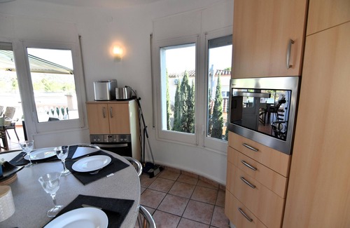 El Mas Fumats House | Charming Villa for Rent in Roses, Costa Brava: Private Pool, Ideal for Families and Large Groups.