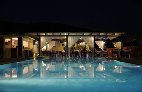 Vlychada Villa | Charming villa in brilliant Santorini with Pool