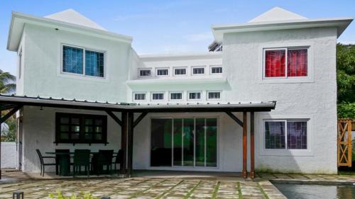 Blue Bay Villa | Charming villa near Mahebourg with a private pool