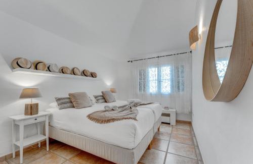 Armenime Villa | Charming Villa with private and heated pool