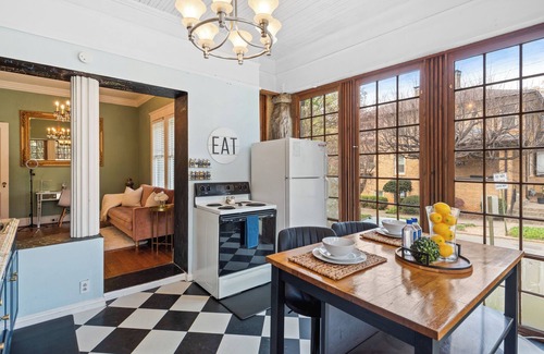 Virginia Highland House | Charming Vintage Modern 1BR, 1BA Apartment in Midtown @Piedmont Park.