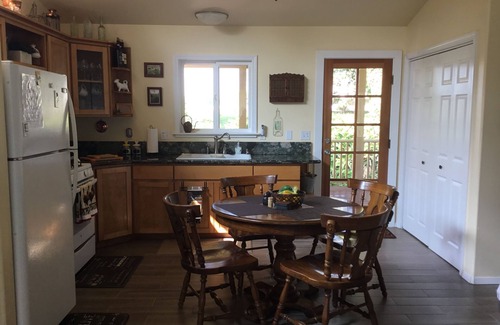 Kamuela House | Charming Waimea home on the Big Island- Close To Town!