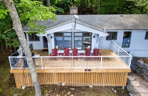 Lake of Bays Cottage | Charming Waterfront Cottage in Muskoka, Pedal Boat, Firepit, A-Frame Bunkie