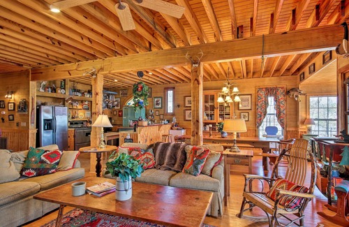 Ridgeway Cabin | Charming Waterfront Ridgeway Cabin w/Dock!