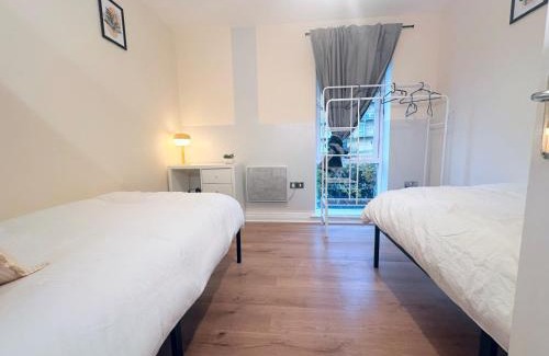 Wembley Central Apartment | Charming Wembley Apartment with 2 Bedrooms