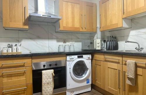 Wembley Central Apartment | Charming Wembley Apartment with 2 Bedrooms